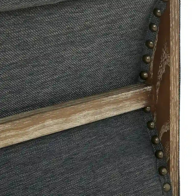 Canapé d'intérieur, décoré de rivets