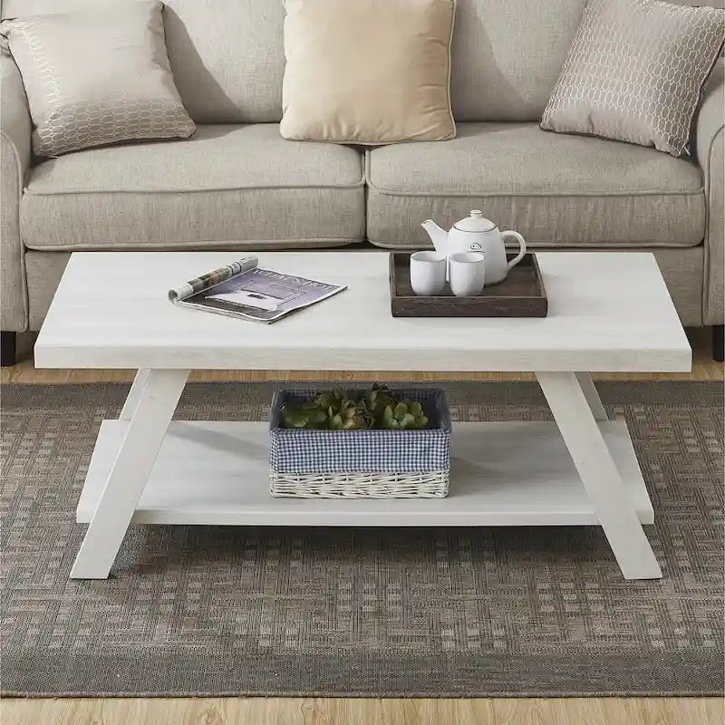 Table basse contemporaine en bois répliqué avec étagère