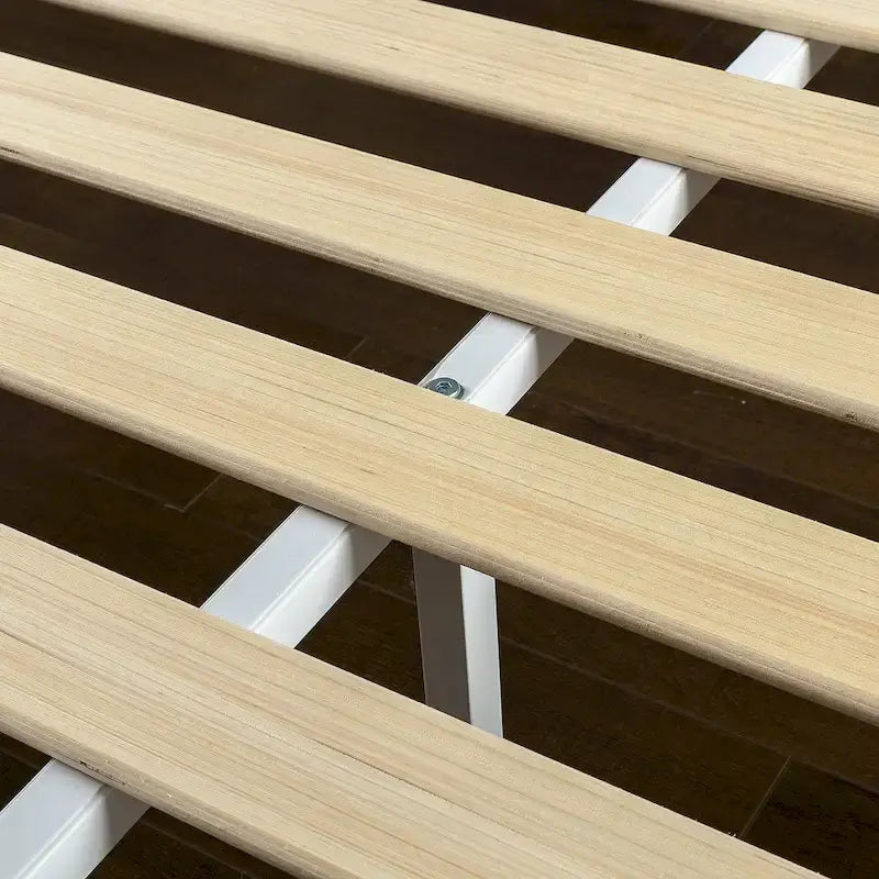 Cadre de lit plateforme de luxe en bois blanc avec tête de lit
